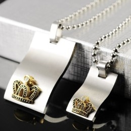 Sweetheart Lovers Titanium Necklaces Pendants With Gold Crown