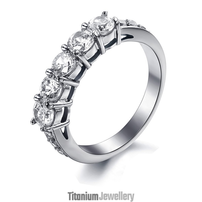 Dependable Performance Female Titanium Ring With Rhinestone