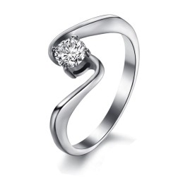 World-Wide Renown Female Titanium Ring With Rhinestone