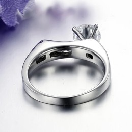 Stable Quality Female Titanium Ring With Rhinestone
