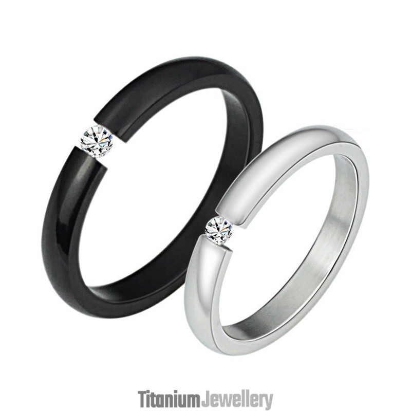High Quality Black And White Titanium Ring For Lovers With Rhinestone High Quality Black And White Titanium Ring For Lovers With Rhinestone