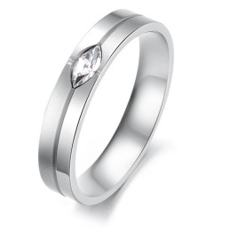 High Quality Titanium Ring For Lovers With Rhinestone