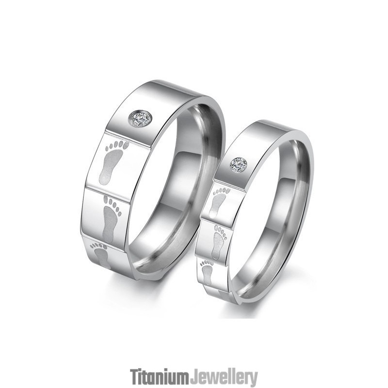 High Quality Layering Titanium Ring For Lovers With Rhinestone High Quality Layering Titanium Ring For Lovers With Rhinestone