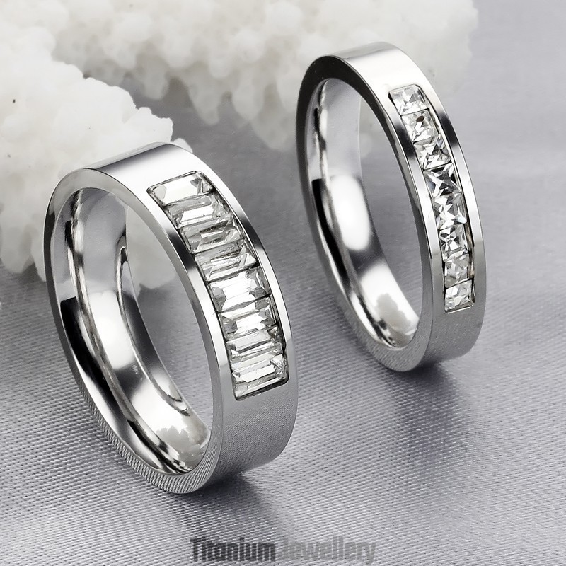 Wide Varieties Titanium Ring For Lovers With Rhinestone Wide Varieties Titanium Ring For Lovers With Rhinestone