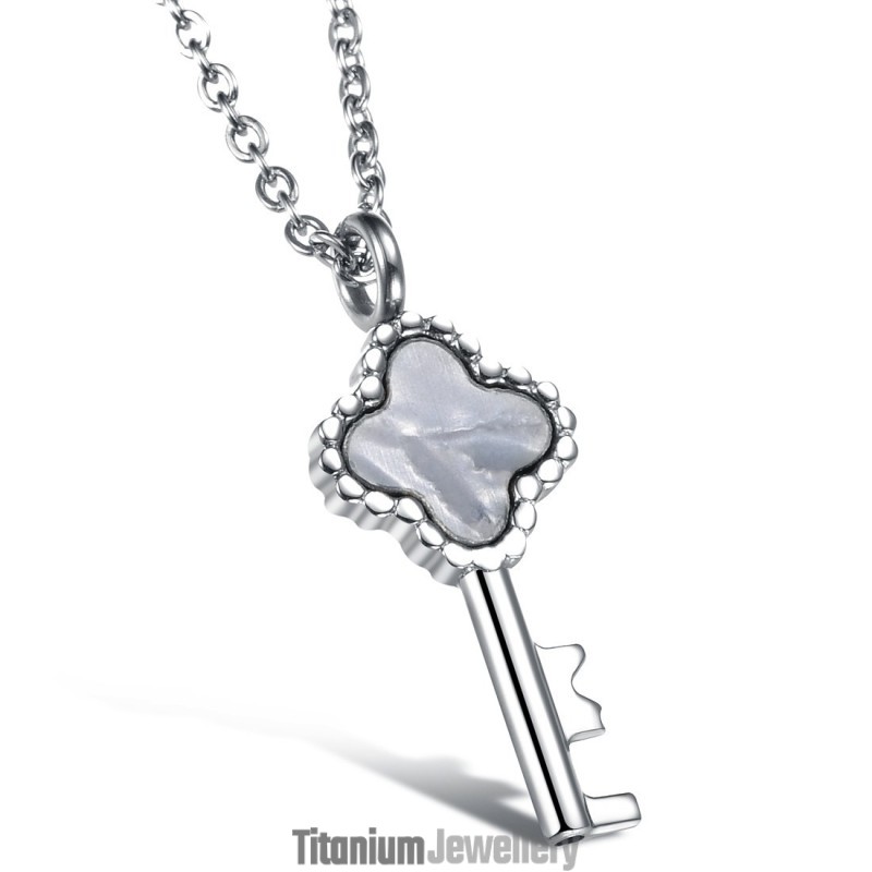 High Quality Female Key Titanium Necklace High Quality Female Key Titanium Necklace