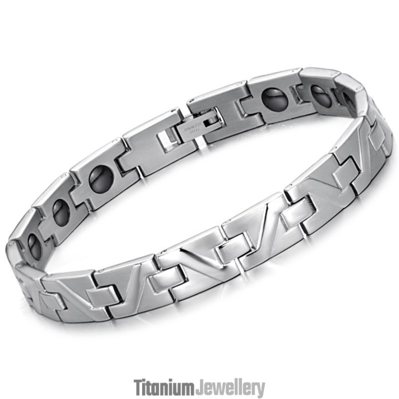 Easy To Use Antifatigue Titanium Lodestone Bracelet Easy To Use Antifatigue Titanium Lodestone Bracelet
