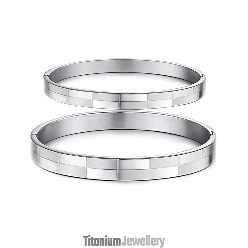 Wide Varieties Grid Titanium Bangle For Lovers Wide Varieties Grid Titanium Bangle For Lovers