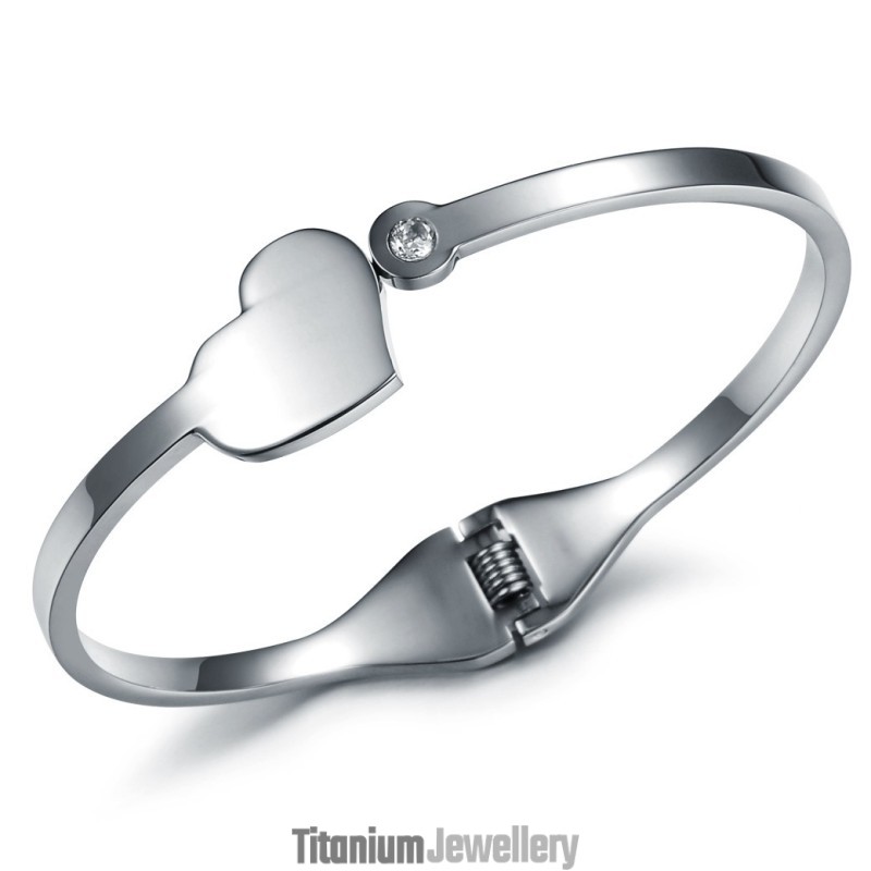 Well-Known For Its Fine Quality Female Sweetheart Titanium Bangle Well-Known For Its Fine Quality Female Sweetheart Titanium Bangle