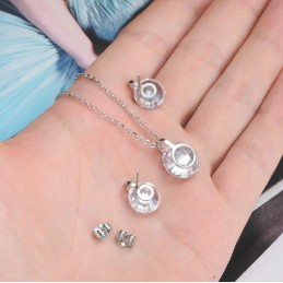 The Queen Of Quality Titanium Necklace And Earrings With Rhinestone