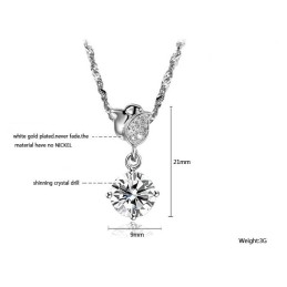 The Queen Of Quality Female Rose Shape Platinum Plating Titanium Necklace With Rhinestone