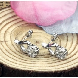 Selling Well All Over The World Female Allergy Free Platinum Plating Titanium Earrings With Diamond