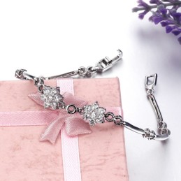 The Queen Of Quality Female Plum Flower Shape Platinum Plating Titanium Bracelet With Diamond