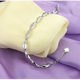 The Queen Of Quality Female Platinum Plating Titanium Bracelet With Diamond