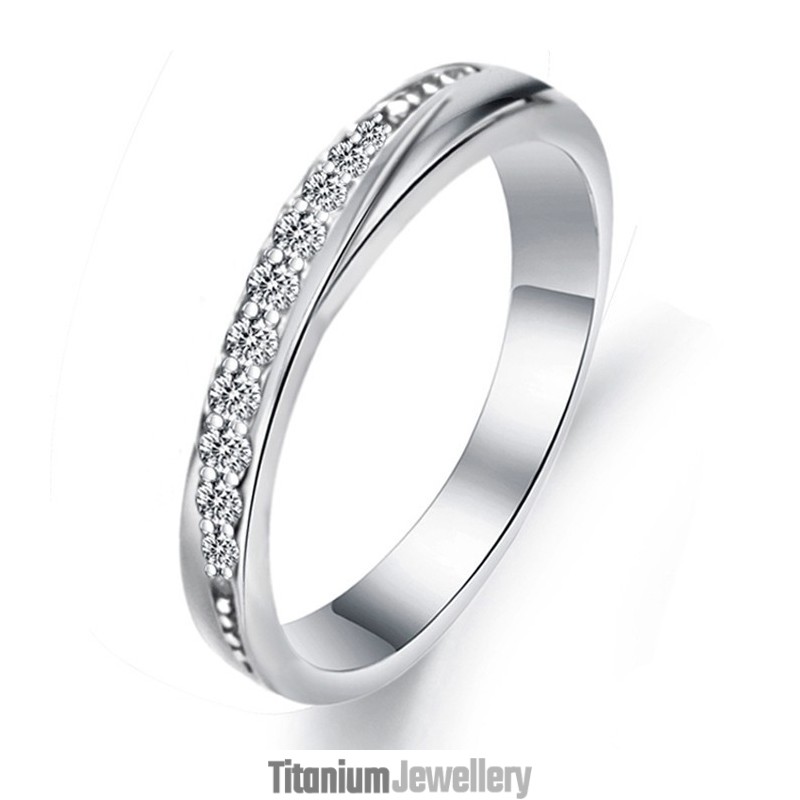 High Quality Female Platinum Plating Titanium Ring With Rhinestone High Quality Female Platinum Plating Titanium Ring With Rhinestone