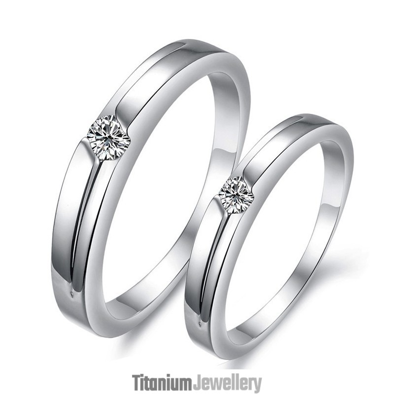 Stable Quality Platinum Plating Titanium Ring For Lovers With Rhinestone