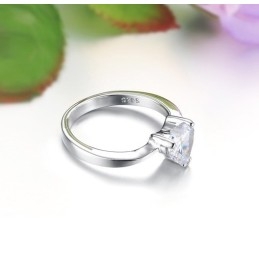 The Queen Of Quality Female Sweetheart Platinum Plating Titanium Ring With Rhinestone
