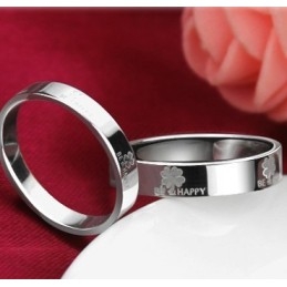 Well-Known For Its Fine Quality Clover Shape Platinum Plating Titanium Ring For Lovers