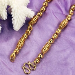 World-Wide Renown Female Hollow 18K Gold-Plated Necklace
