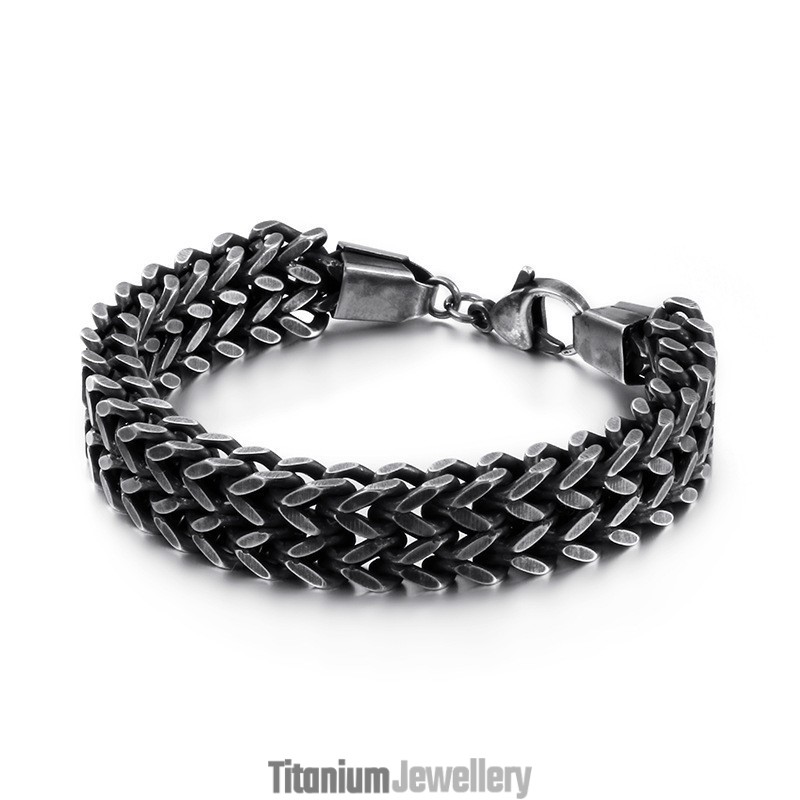 Double Layer V-Shaped Overlord Chain Titanium Bracelet For Men Double Layer V-Shaped Overlord Chain Titanium Bracelet For Men