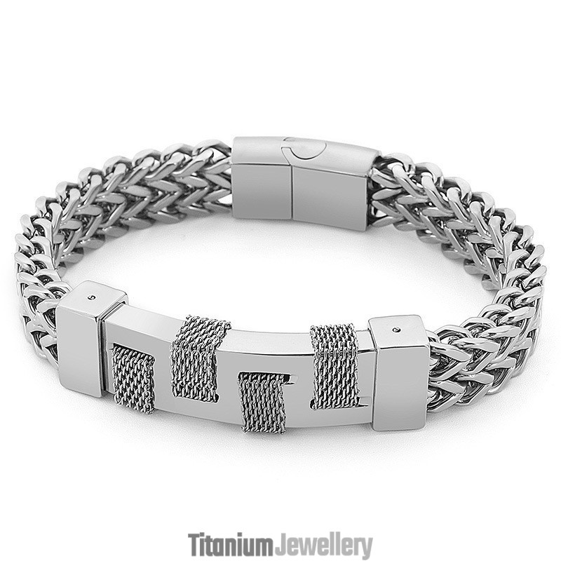 Fashion Street Photography Curved Brand Woven Titanium Men's Bracelet Fashion Street Photography Curved Brand Woven Titanium Men's Bracelet