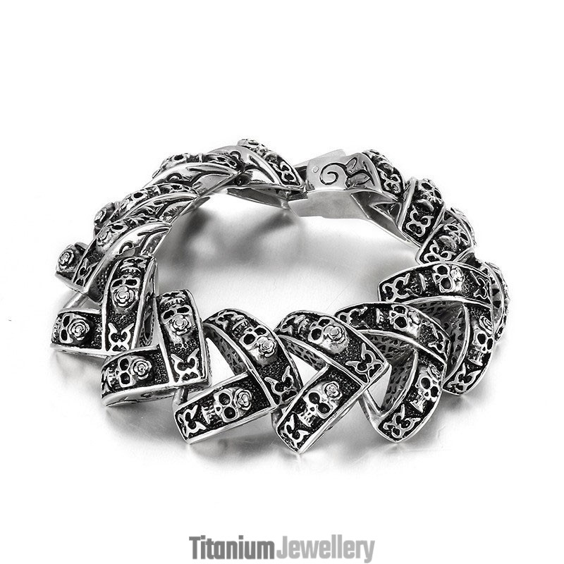 Cool Heavy Skull Stereoscopic Men's Titanium Bracelet