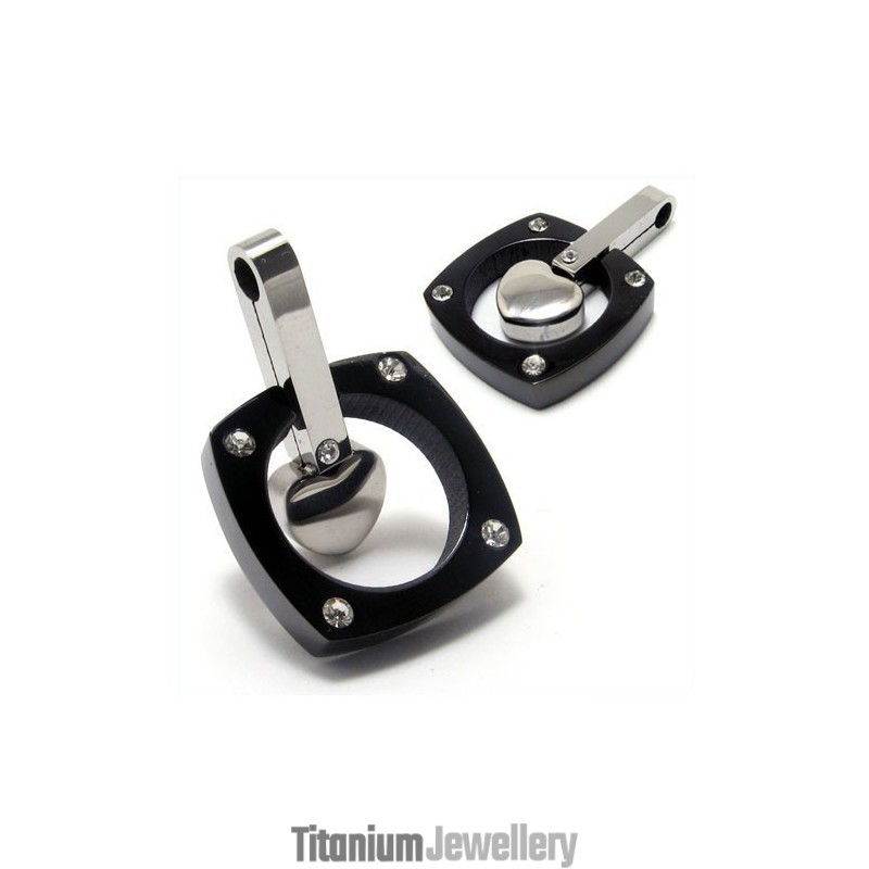 Heart-Shaped Titanium Diamond Necklace Pendant Heart-Shaped Titanium Diamond Necklace Pendant