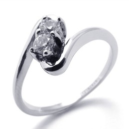 Diamond WoMen's Titanium Ring