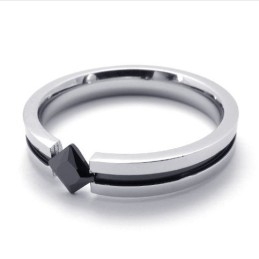 Fashion Black Gem Titanium Ring